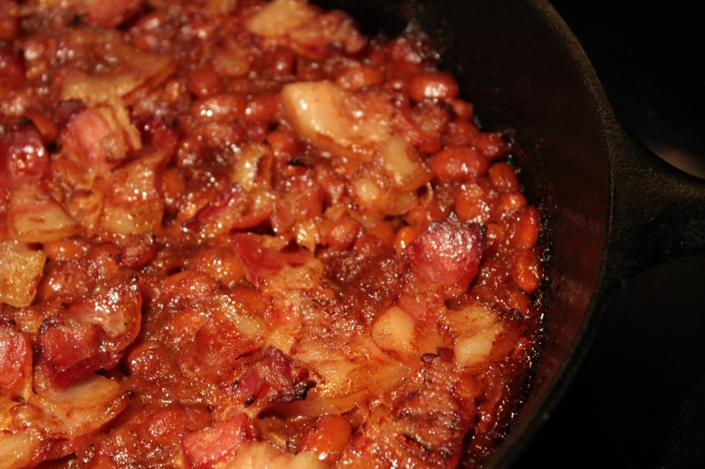 Skillet Baked Beans @addicted2recipe