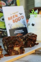 Ooey Gooey Chocolate Chip Brownie Bars #BOOItForward