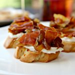 Caramelized Onions, Goat Cheese and Prosciutto Tapas #SummerVino