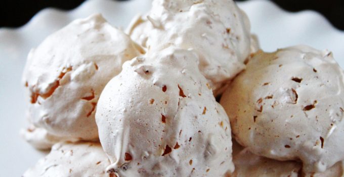 Coconut Meringue Cookies and my favorite books of 2016