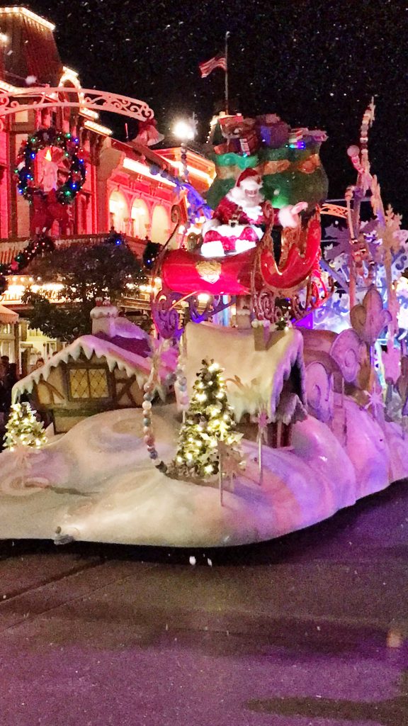 disney-world-christmas-magic-kingdom-mickeys-once-upon-a-christmastime-parade-santa